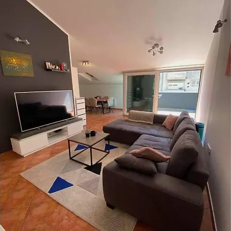 Bon Temps Split Apartment